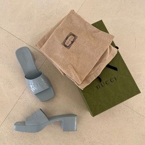 Baby Blue Gucci Women's Rubber Slide Sandals sz 8